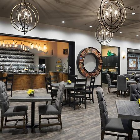 Sheraton Oklahoma City Downtown Hotel Экстерьер фото