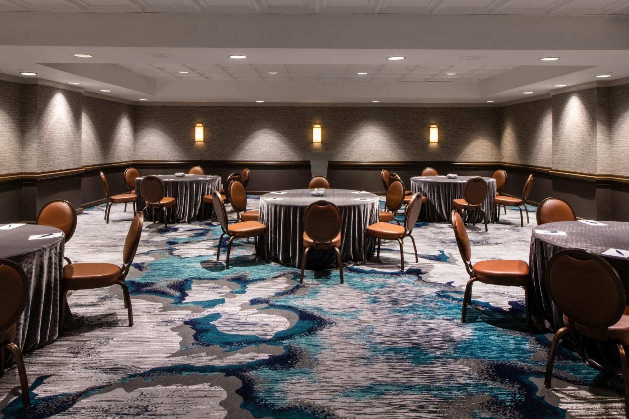 Sheraton Oklahoma City Downtown Hotel Экстерьер фото