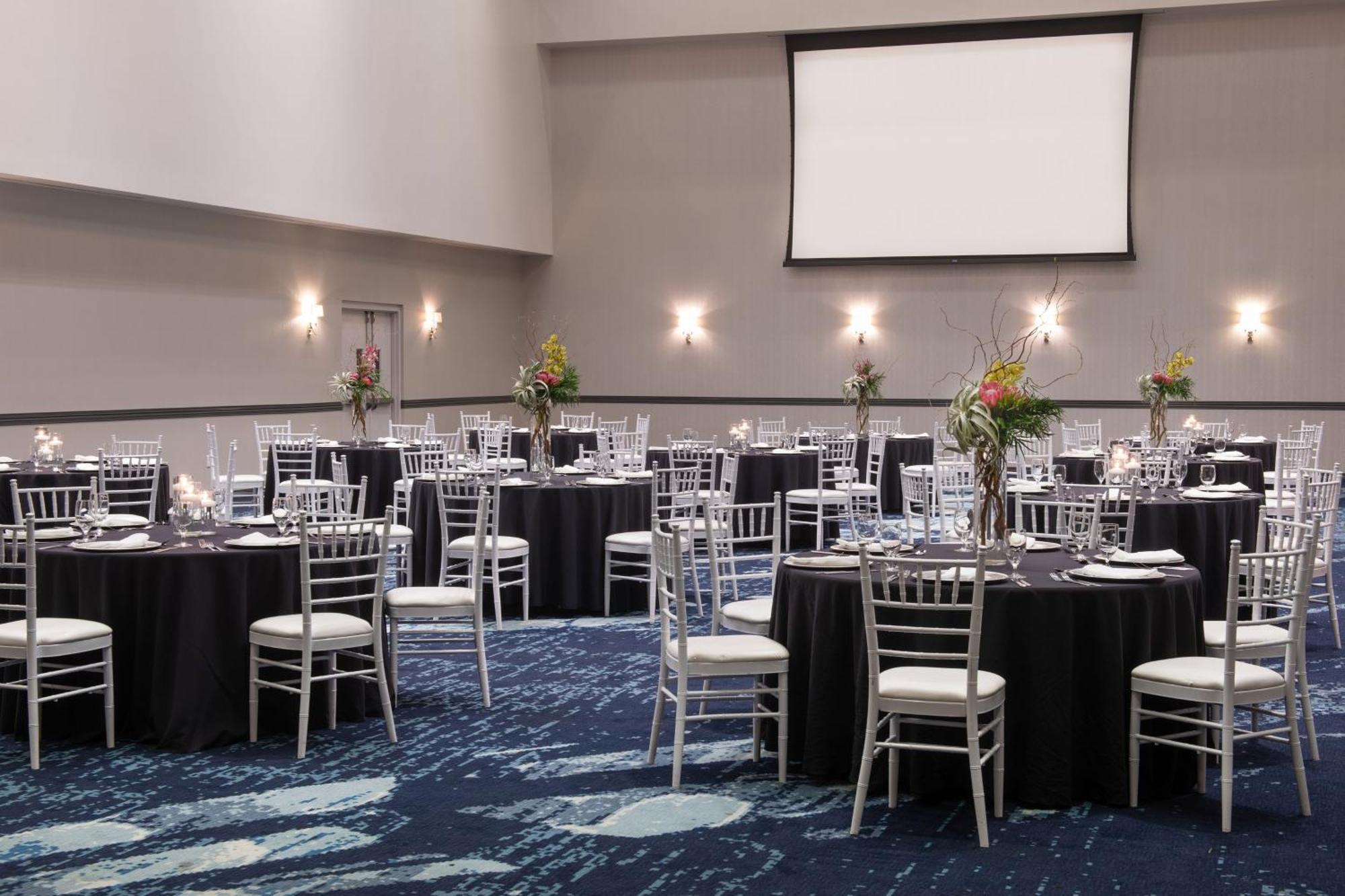 Sheraton Oklahoma City Downtown Hotel Экстерьер фото
