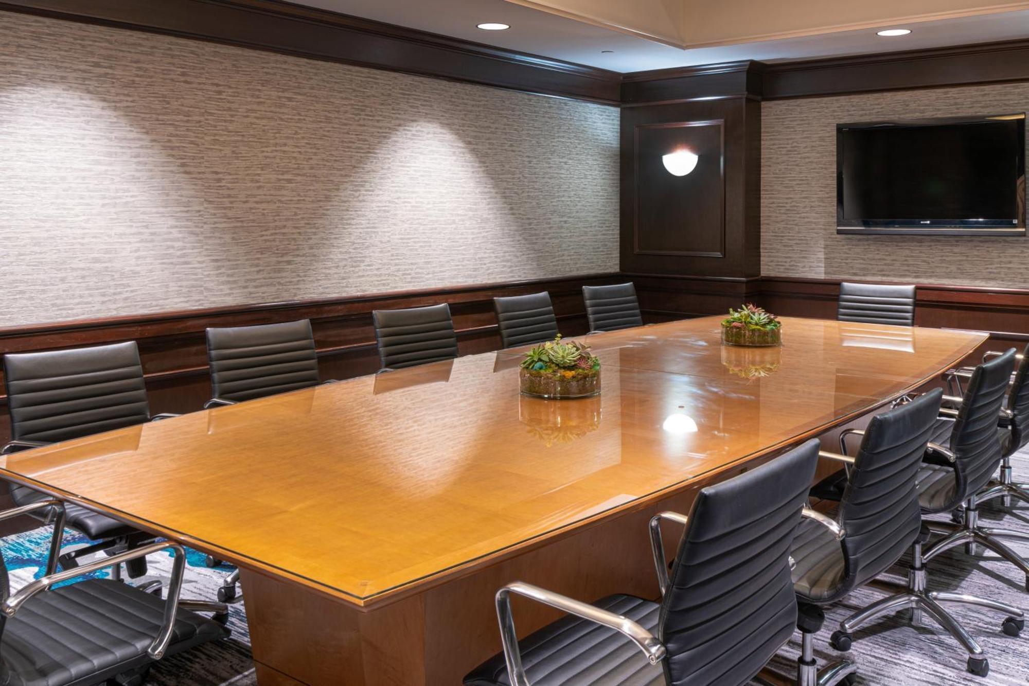 Sheraton Oklahoma City Downtown Hotel Экстерьер фото
